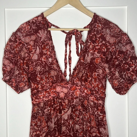 Ulla Johnson Amora Tiered Floral V-neck Tie Back Midi Dress - Picture 4 of 11